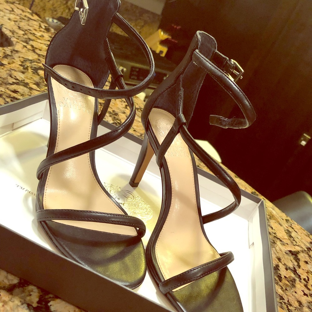 Black Vince camuto heels